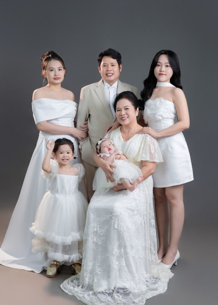 Nari Studio - chụp ảnh gia đình tone trong sáng
