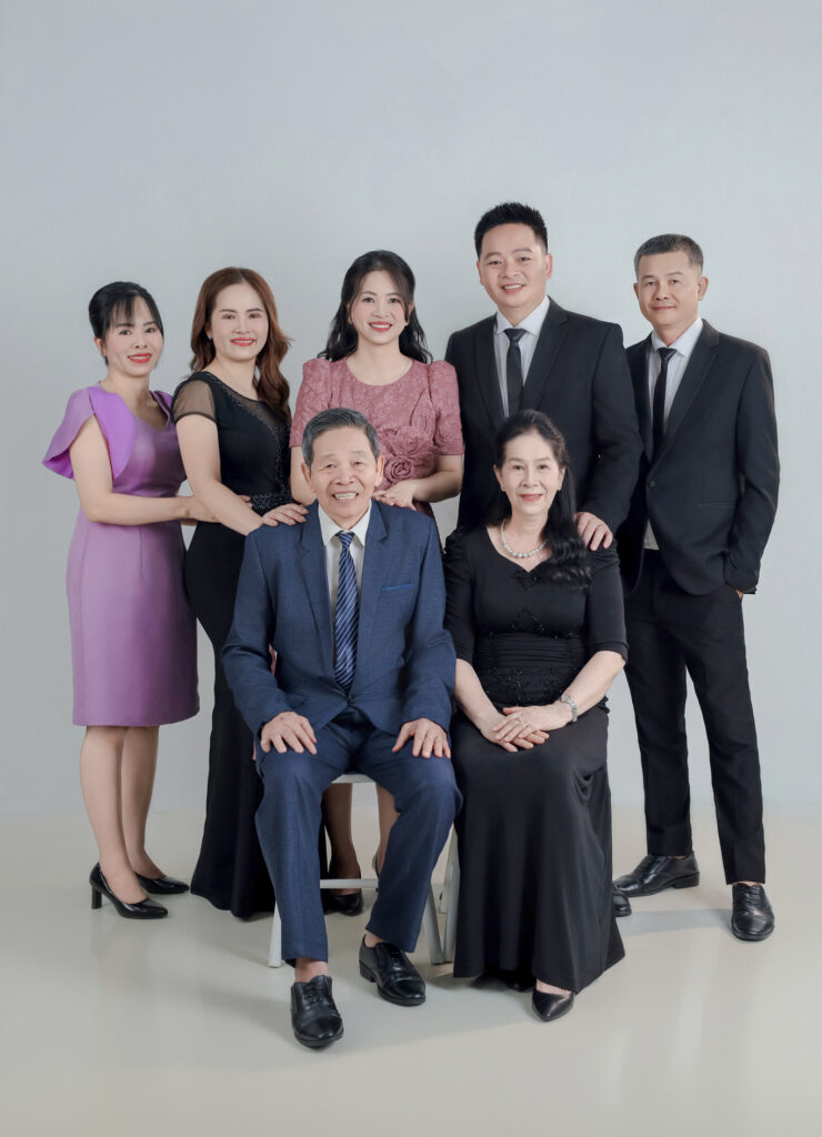 CHỤP HÌNH GIA ĐÌNH 3 THẾ HỆ - NARI STUDIO